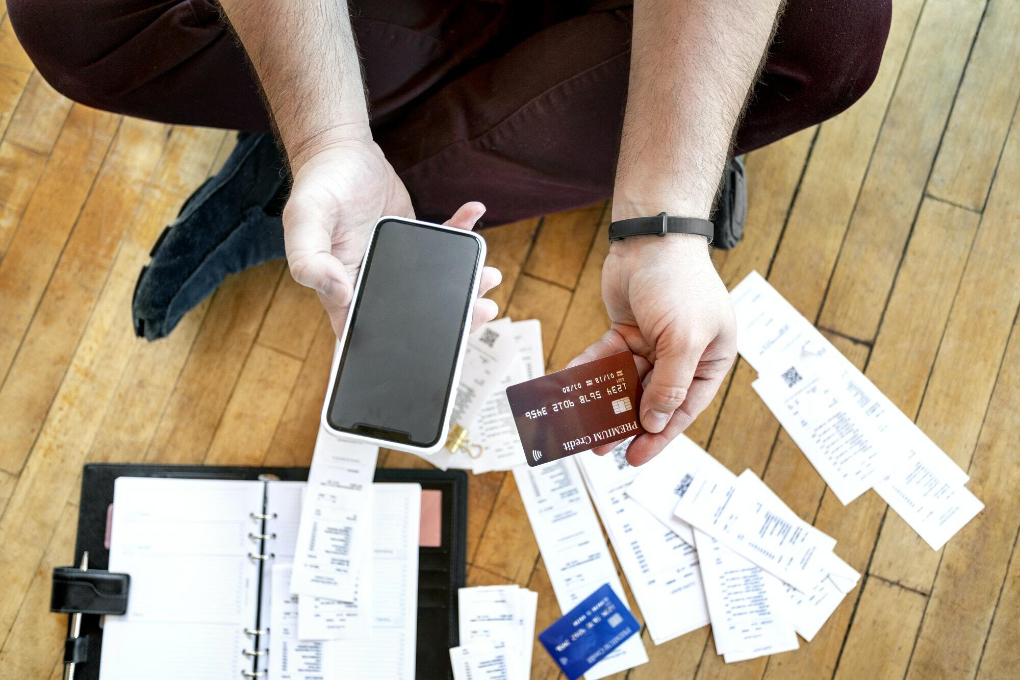 How text messaging is utilized in financial services? 1 digital bank transactions