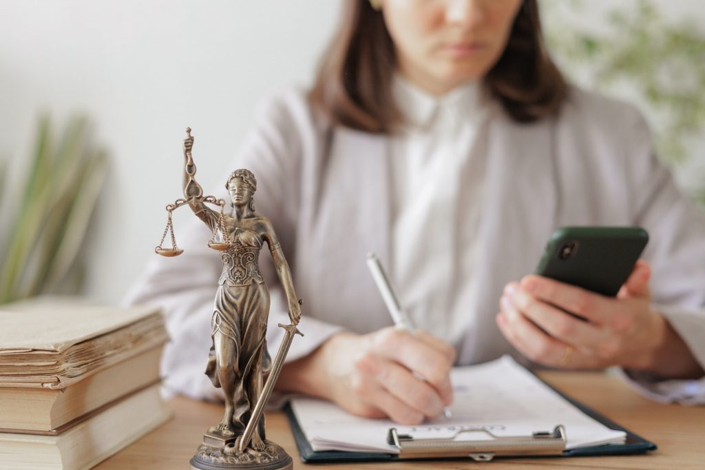 How Text Can Help the Legal Industry Keep Clients Engaged & Boost Referrals in 2022 1 legal advice online on the Internet. legal assistance during the period of self-isolation.